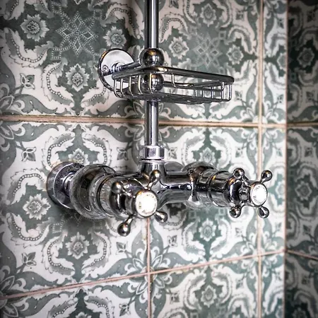 7 St Martin's Lane * York